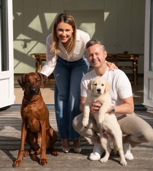 Michael und Liane von Pfoten-Police mit ihren Hunden
